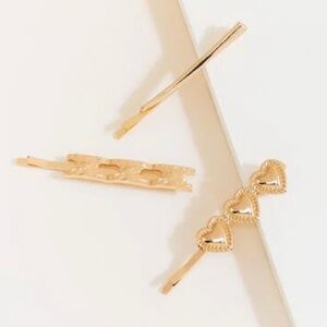 Francesca’s Jiselle Metal Heart Bobby Pin Set